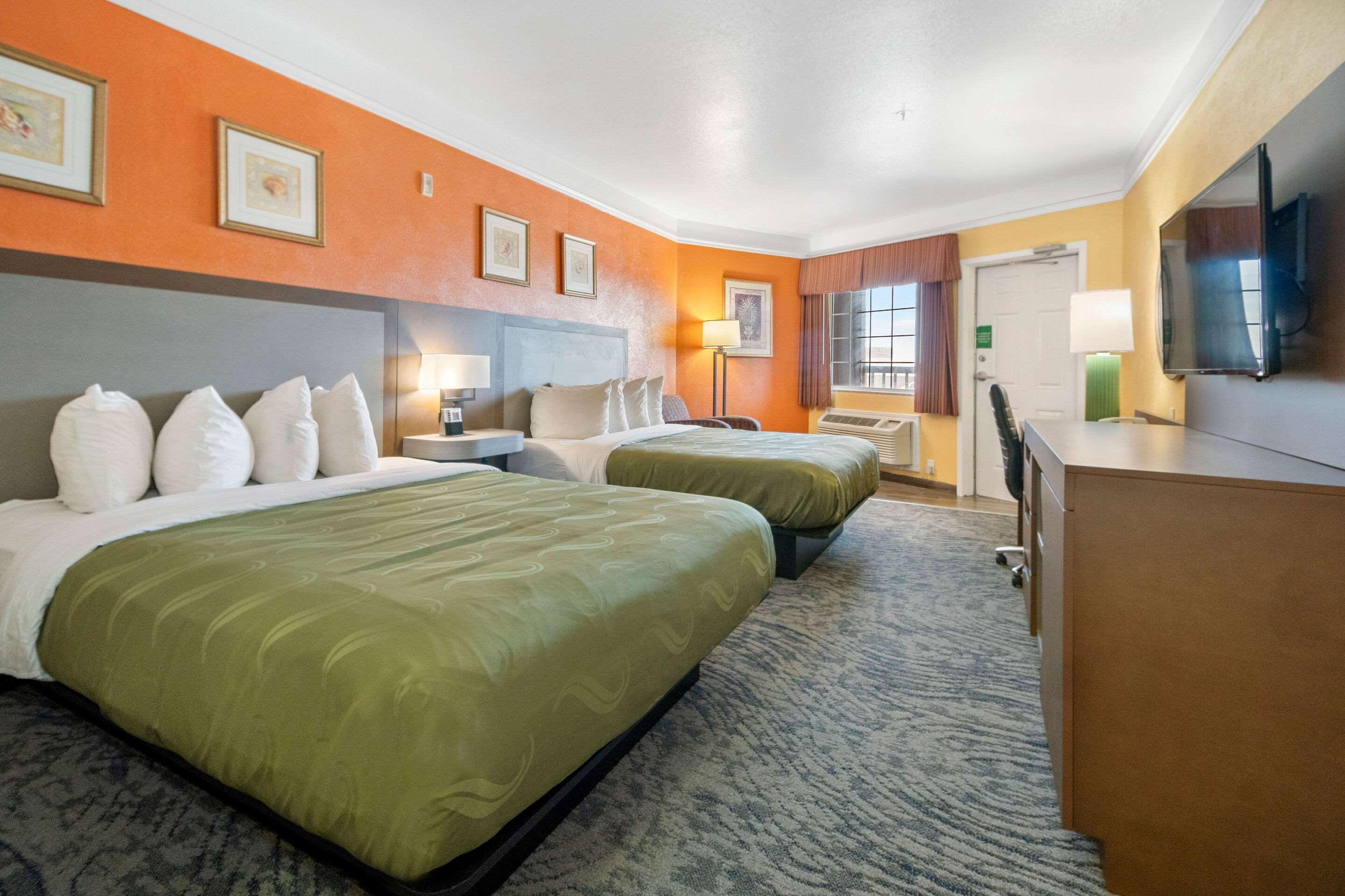 Quality Inn & Suites Galveston - Beachfront Exterior photo