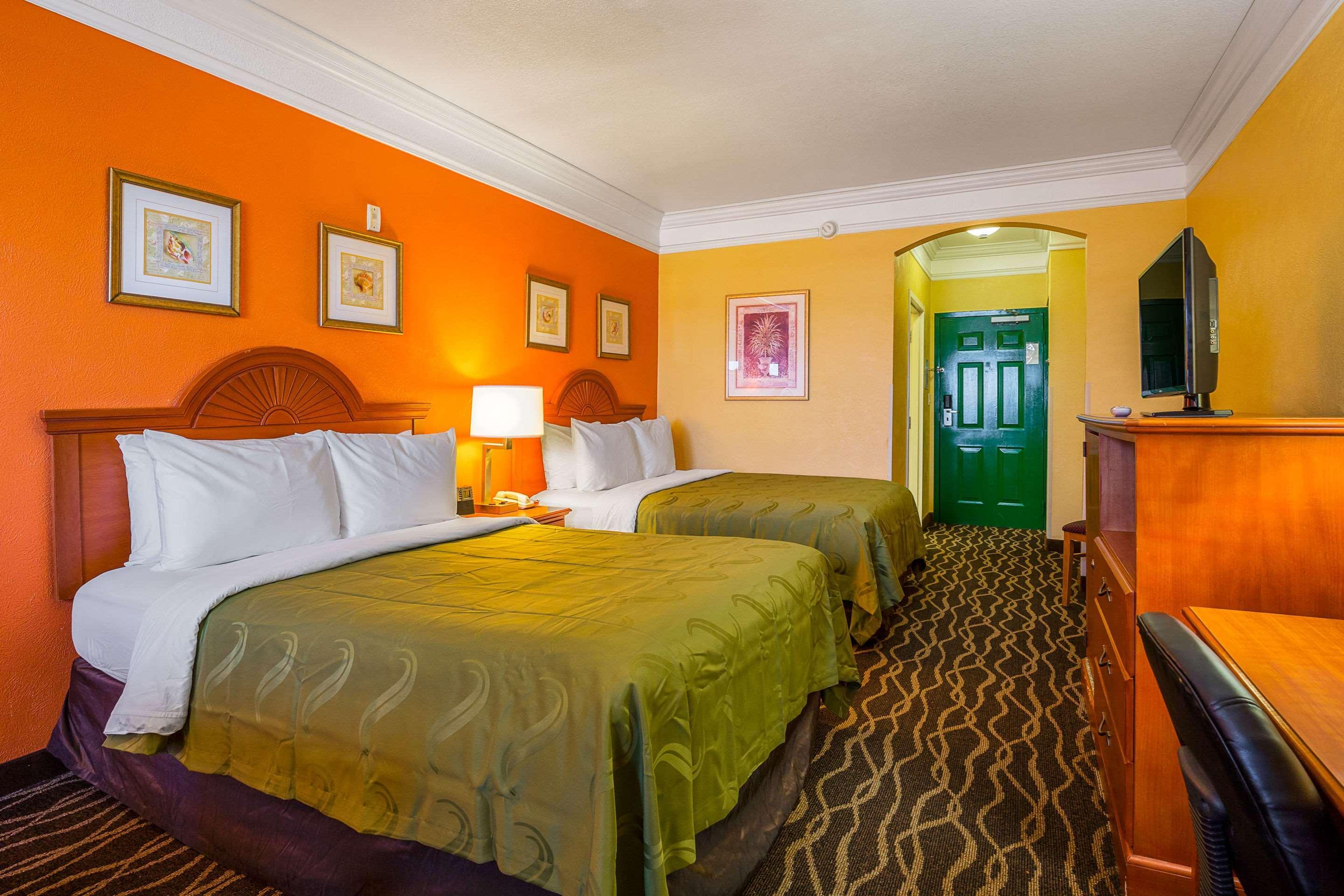 Quality Inn & Suites Galveston - Beachfront Exterior photo