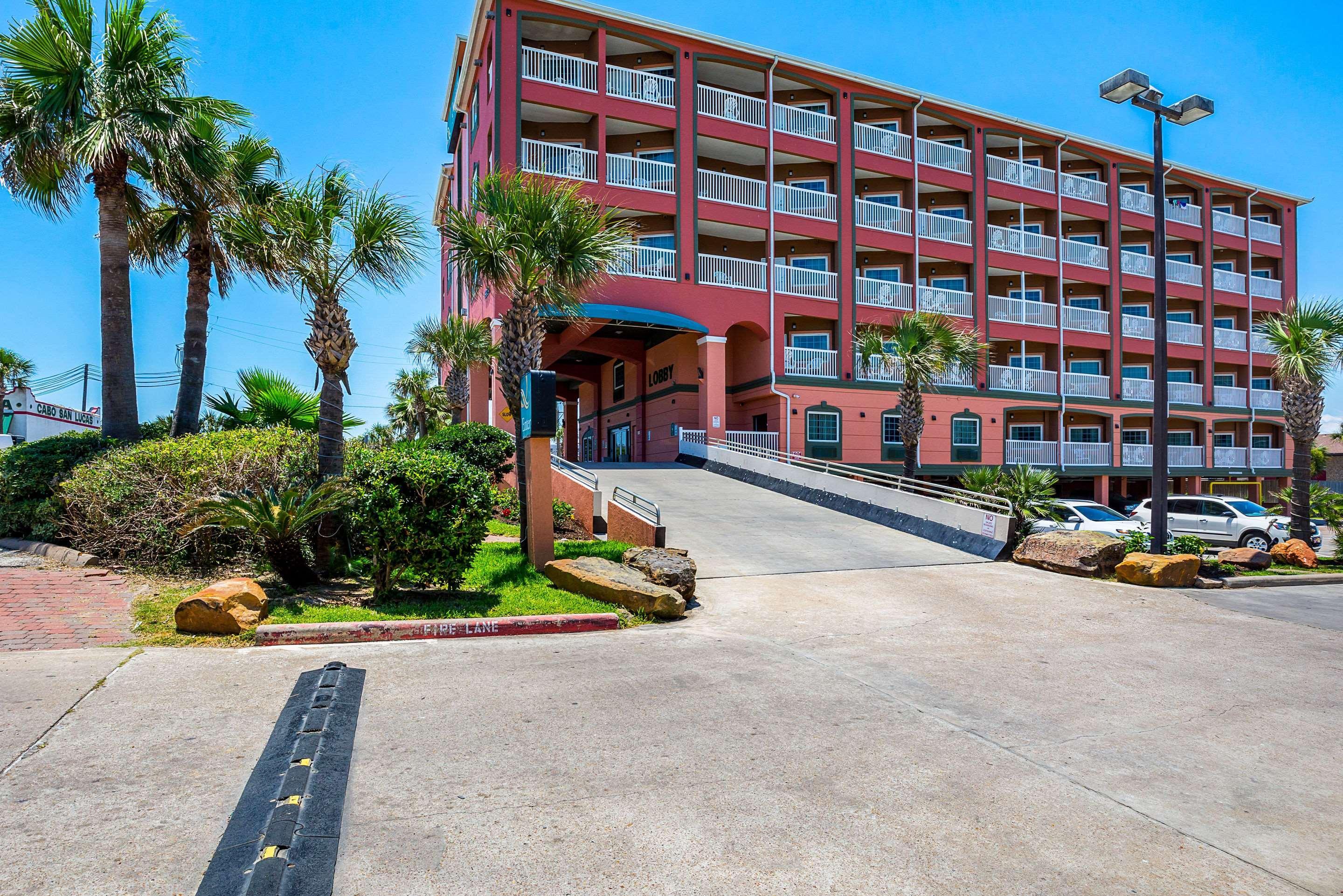 Quality Inn & Suites Galveston - Beachfront Exterior photo