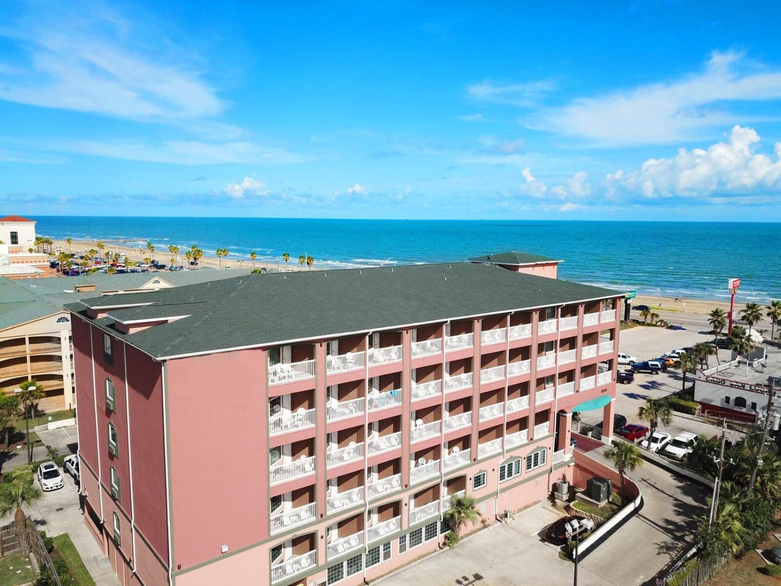 Quality Inn & Suites Galveston - Beachfront Exterior photo